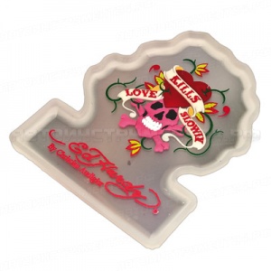 Коврик антискатный EH-00128T "LOVE KILLS SLOWLY" CLEAR на панель приборов 17х13см ED HARDY (США) /1/16