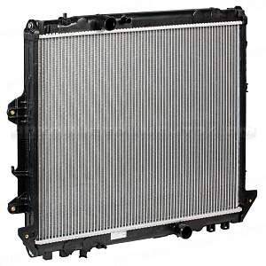 Радиатор охлаждения для автомобилей Hilux (04-) 2.5TD/3.0TD МТ LUZAR, LRc 1969