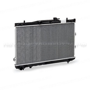 Радиатор охлаждения для автомобилей Cerato (04-) 1.6i/2.0i MT LUZAR, LRc KICe04100