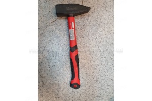 Молоток слесарный, 1000 г, фибергласовая обрезиненная рукоятка. MATRIX